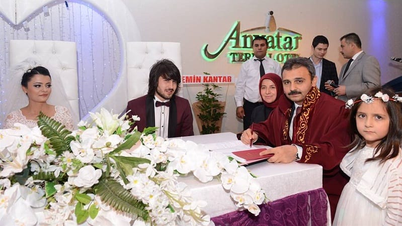 BURAK KÖSE’YE GÖRKEMLİ DÜĞÜN