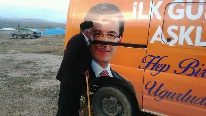 ÇORUMLU DEDE’NİN AK PARTİ SEVGİSİ ŞAŞIRTTI