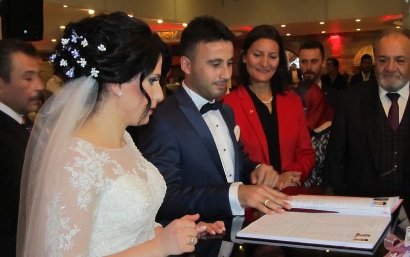 MUHTARIN OĞLUNA GÖRKEMLİ DÜĞÜN