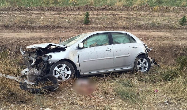 ÇORUM’DA KORKUNÇ KAZA: 1 ÖLÜ, 2 YARALI