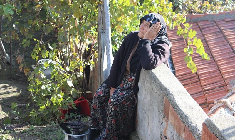 BAŞKAN NAZLI NİNEYE SAHİP ÇIKTI