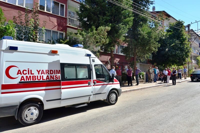 KANSER HASTASI YOLDA ÖLDÜ