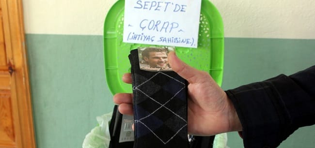 ÇORUM’DAKİ BU CAMİDE ‘SEPET’DE ÇORAP VAR’