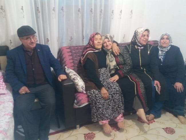 LAZLI NİNE’YE AK PARTİLİ KADINLARDAN YARDIM