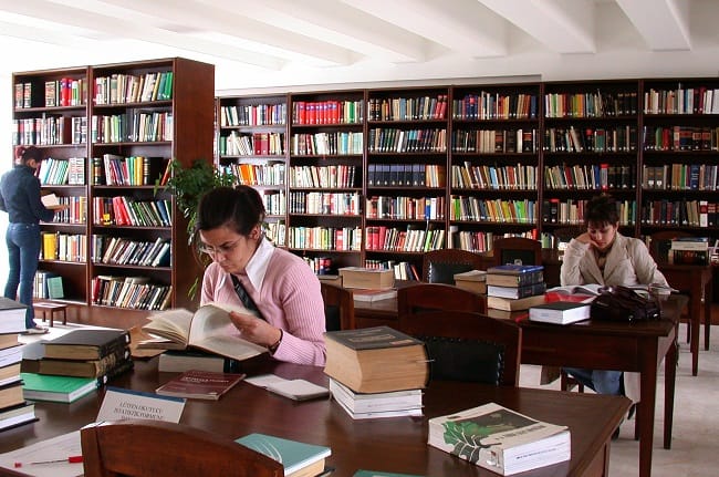 HİTİT ÜNİVERSİTESİNİN KÜTÜPHANESİ ZENGİNLEŞİYOR