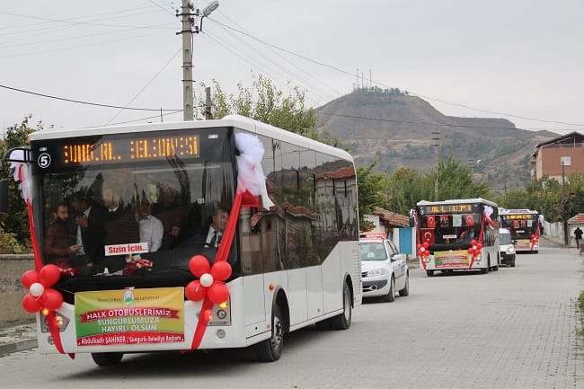 SUNGURLU BELED?YE 6 ADET HALK OTOBÜSÜ ALDI BELED?YE BA?KANI OTOBÜS ?OFÖRLÜ?Ü YAPTI