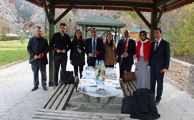 DUYARLI BAŞKAN ÖĞRETMENLERİ UNUTMADI