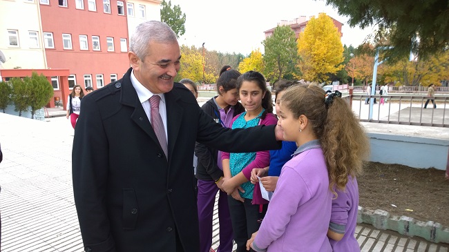 BAŞKAN’DAN ÖĞRENCİLERE YAKIN İLGİ
