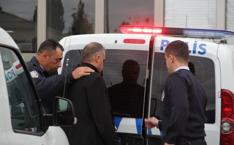 BAŞHEKİMİ VURAN POLİS ÇIKTI