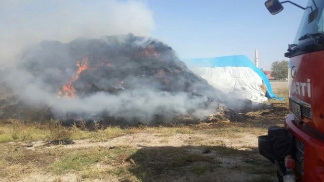 ÇORUM’DA ÇIKAN YANGINDA 10 TON SAMAN KÜL OLDU