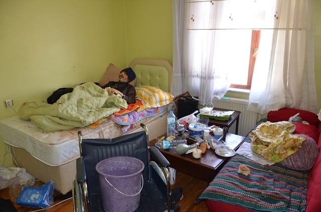 ÇORUM’DAKİ KİMSESİZ ADAMIN DURUMU İÇLER ACISI