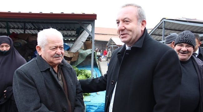 BAŞKAN PAZAR ESNAFININ SORUNLARINI DİNLEDİ