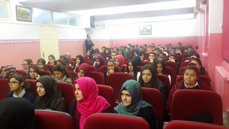 LİSE ÖĞRENCİLERİNE TÜRKÇE’NİN ÖNEMİ ANLATILDI