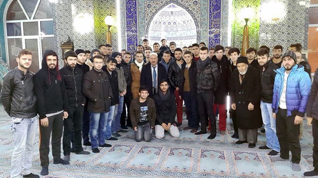 YURT ÖĞRENCİLERİ SABAH NAMAZINDA BULUŞTU