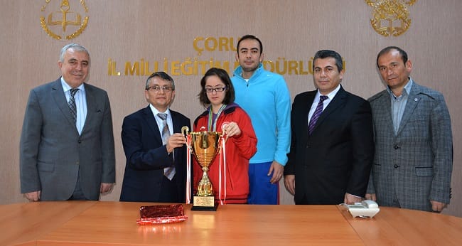 ÇORUMLU MERVE DÜNYA İKİNCİSİ OLDU