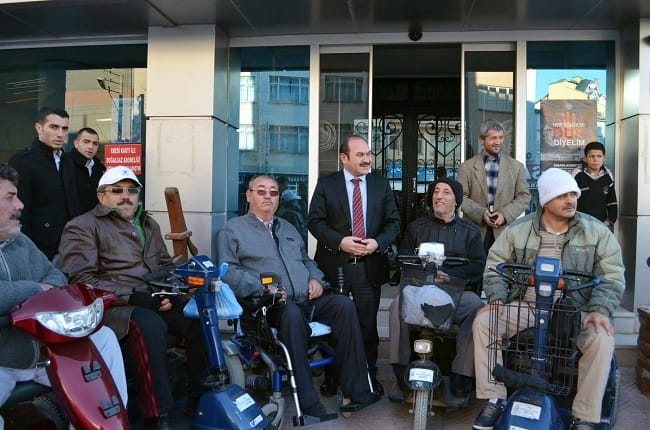 ENGELLİLER DERNEĞİ’NDEN EYVAZ’A ZİYARET