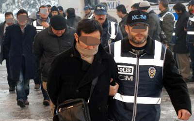 ÇORUM’DA 3 DOKTORA TUTUKLAMA ŞOKU