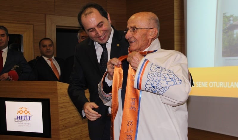 ÖMER DERİNDERE’YE FAHRİ DOKTORA