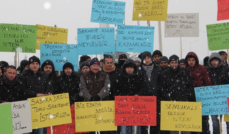 ÇORUM’DA İŞÇİLERDEN OTURMA EYLEMİ