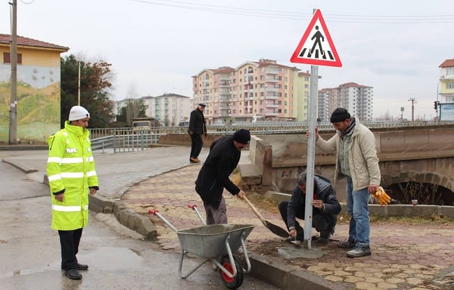 BAŞKAN VATANDAŞIN TALEPLERİ YERİNE GETİRDİ