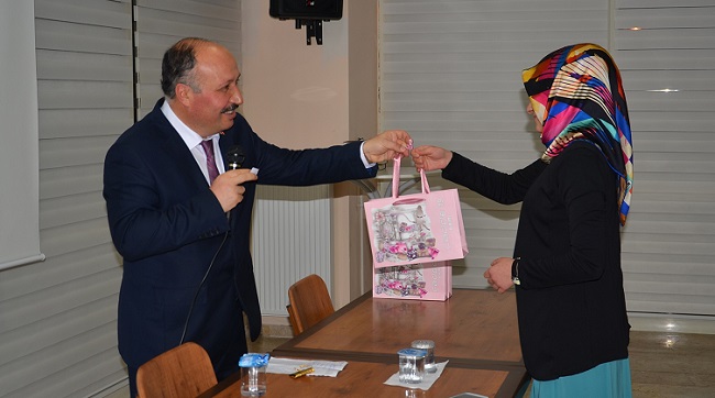 OSMANCIK KYK BAŞARILI ÖĞRENCİLERİ ÖDÜLLENDİRDİ