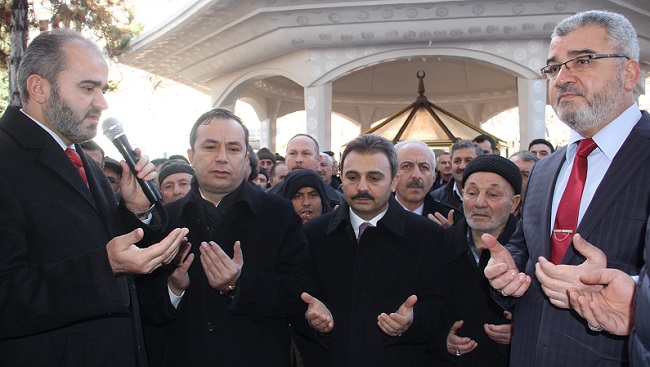 TARİHİ CAMİ DUALARLA İBADETE AÇILDI