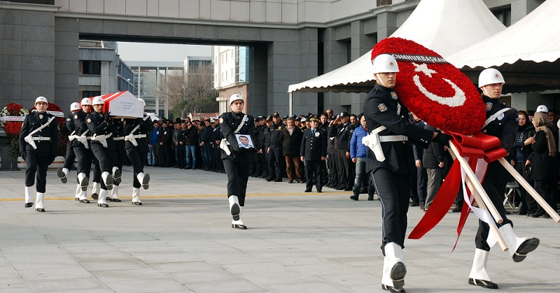 RÜZGAR ÇET?N'?N ÇARPARAK ÖLÜMÜNE NEDEN OLDU?U ?EH?T POL?S ?Ç?N TÖREN