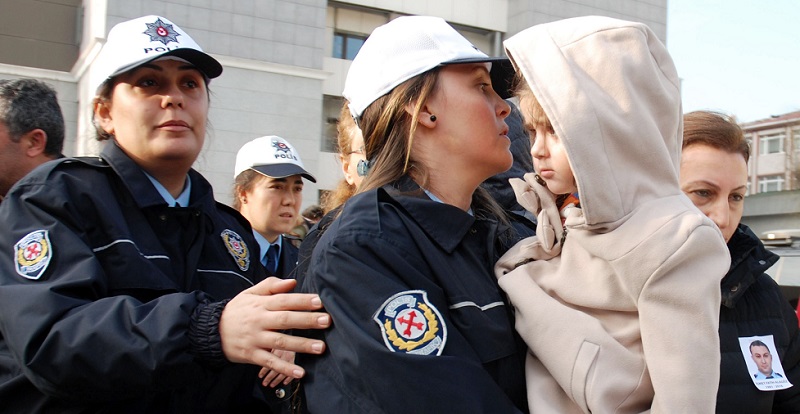 RÜZGAR ÇET?N'?N ÇARPARAK ÖLÜMÜNE NEDEN OLDU?U ?EH?T POL?S ?Ç?N TÖREN