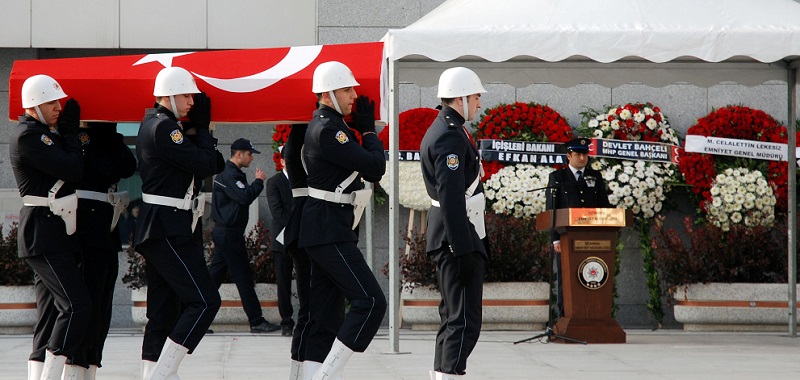 RÜZGAR ÇET?N'?N ÇARPARAK ÖLÜMÜNE NEDEN OLDU?U ?EH?T POL?S ?Ç?N TÖREN