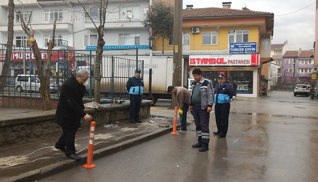 TRAFİĞİ RAHATLATMAK İÇİN ÇÖZÜM OTOPARK