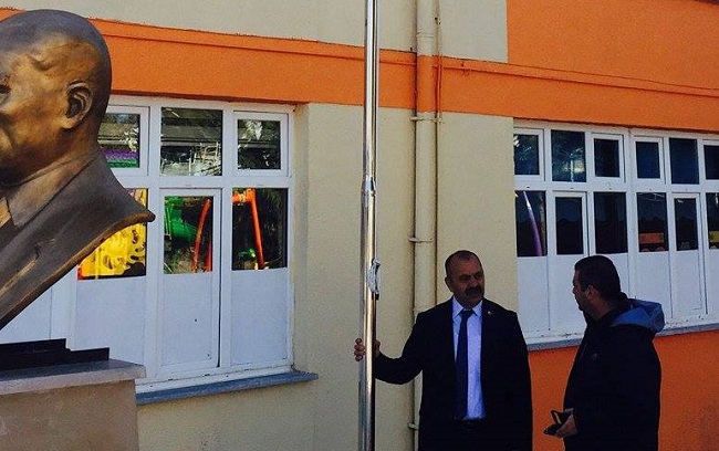 TANER İSBİR’DEN TÜM OKULLARA DESTEK