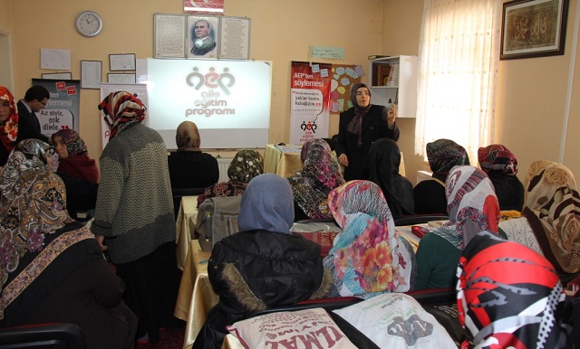 ÇORUM’DA AİLE EĞİTİM PROGRAMI DEVAM EDİYOR
