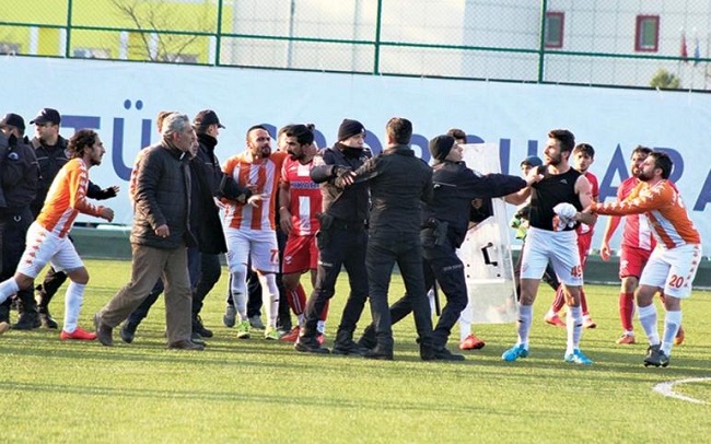 ÇORUM’DA OYNANAN BU MAÇA İLGİNÇ CEZA GELDİ