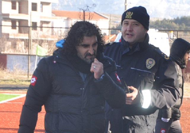 ÖZER BU SEFER MAÇTA ŞOV YAPAMADI