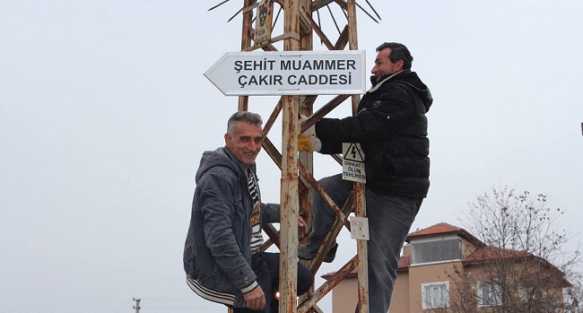 ESKİ TABELALAR YENİSİYLE DEĞİŞTİRİLİYOR