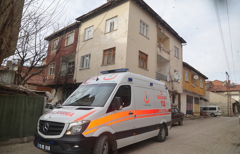 ZİHİNSEL ENGELLİ GENÇ İKİNCİ KATTAN DÜŞTÜ