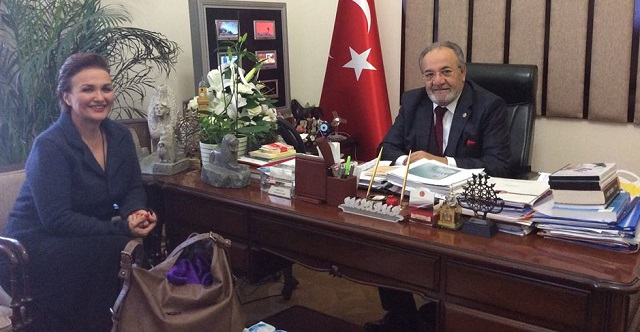 ÇORUMLU SANATÇININ KONUĞU USLU OLDU
