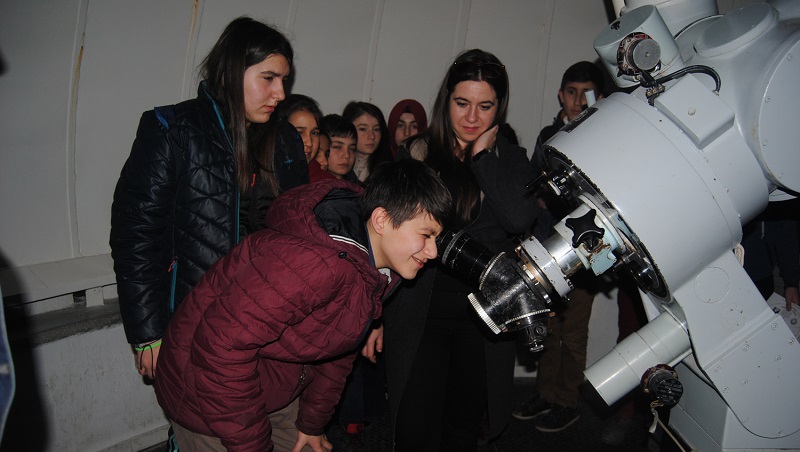 ÇORUMLU ÇOCUKLAR GÖKBİLİMİNİ İNCELEDİLER