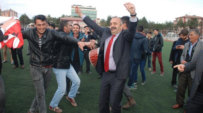 BELEDİYE BAŞKANI SAHADA BÖYLE OYNADI