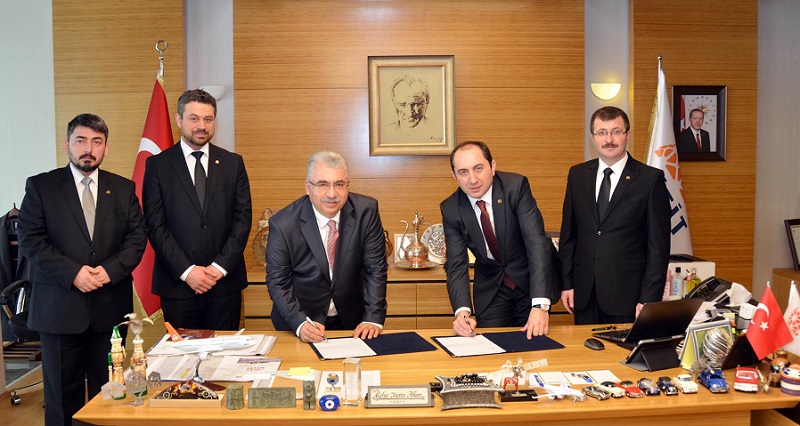 AHMET AHLATÇI’DAN HİTİT ÜNİVERSİTESİNE DESTEK