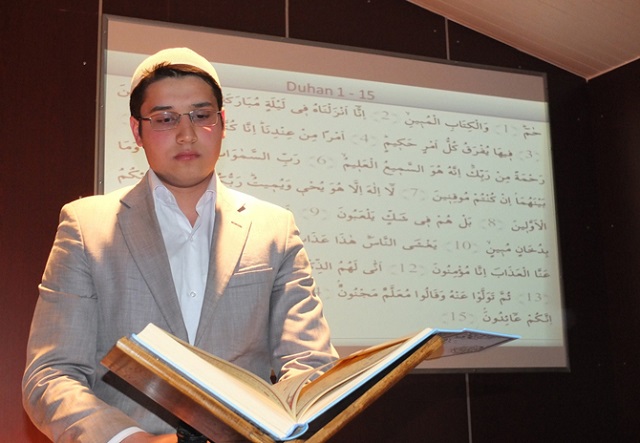 KUR’AN-I KERİM’İ EN GÜZEL OKUMAK İÇİN YARIŞTILAR