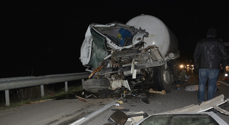 ÇORUM’DA ZİNCİRLEME TRAFİK KAZASI: 7 YARALI