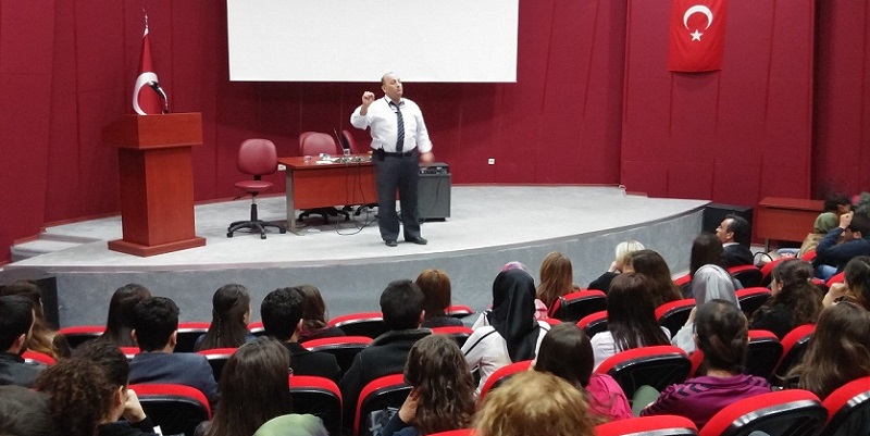 ÖĞRENCİLERE SAĞLIK SİSTEMİNİ ANLATTI