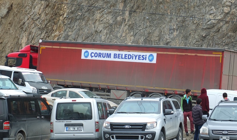 BELEDİYE’NİN YARDIMLARI HAKKARİ’YE ULAŞTI