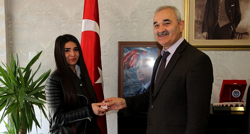 KARATAŞ BAŞARILI SPORCULARI ÖDÜLLENDİRDİ