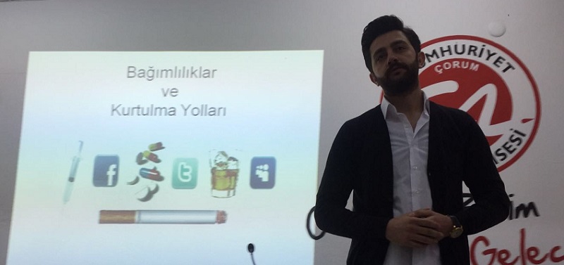 PSİKOLOG CEVİZCİ GENÇLERİ BİLGİLENDİRDİ