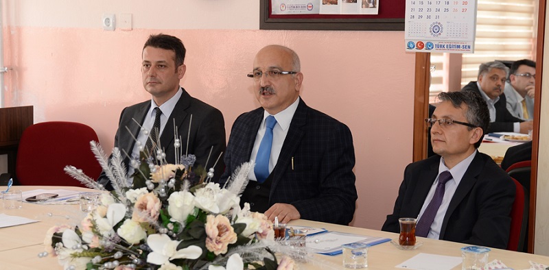 GENÇLERİN İHTİYAÇLARINA CEVAP VERMELİYİZ