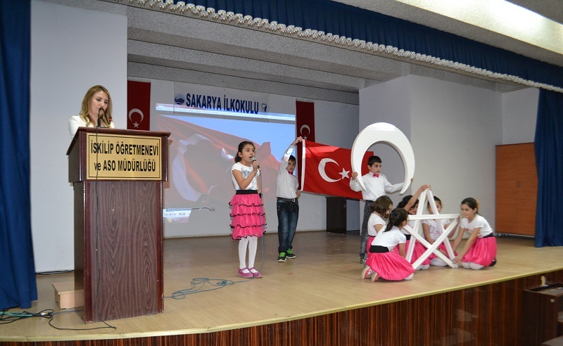 İLKOKUL ÖĞRENCİLERİNDEN BAŞARILI PROGRAM