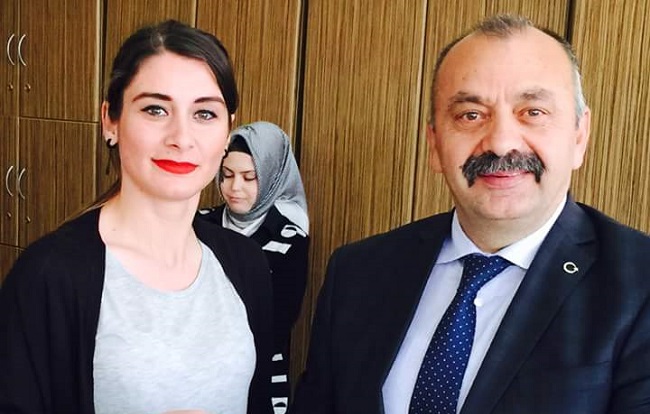 TANER İSBİR’DEN ÖĞRETMENLERE JEST