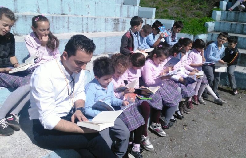 MİNİK ÖĞRENCİLERDEN ÖRNEK DAVRANIŞ